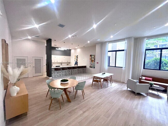 Building Photo - 18412 Homestead Ave