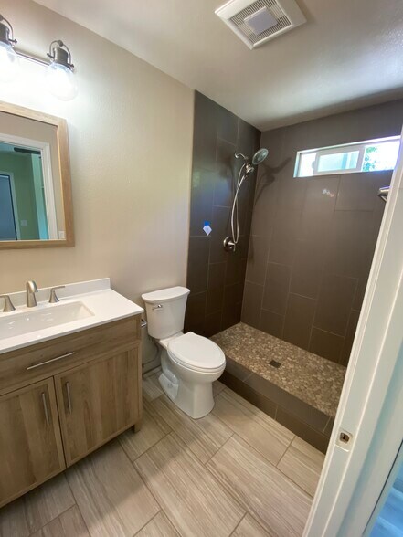 2nd Primary bathroom (easy access shower) - 10044 Carlton Hills Blvd