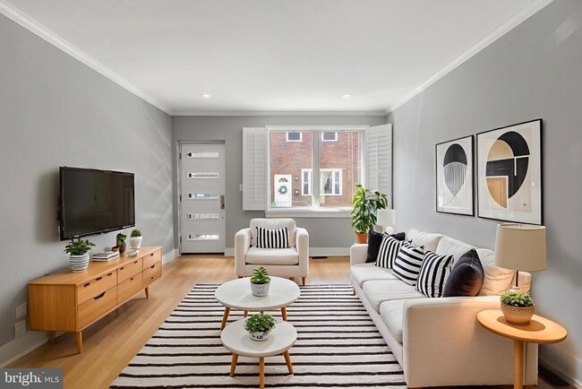 Building Photo - 313 Mercy St