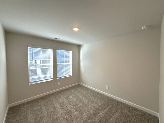 Building Photo - T.R. Lawing Realty Property