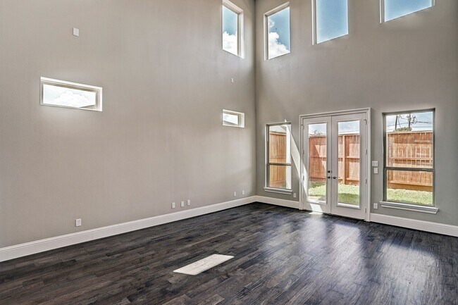 Building Photo - 4851 Benning Dr