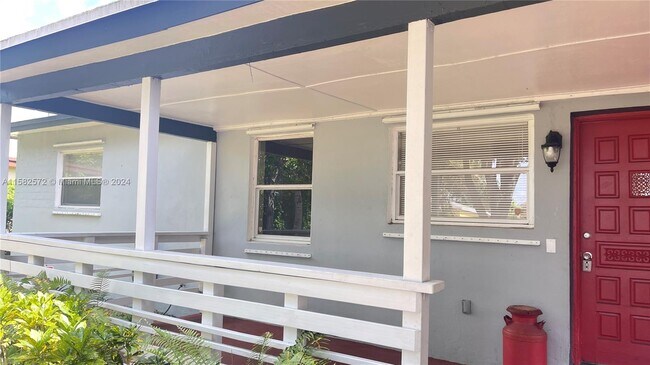 Building Photo - 46 NE 171st Ter