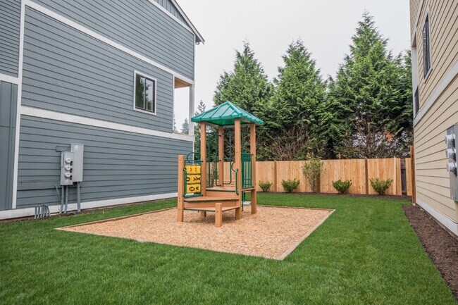 Building Photo - 3Bd/2.5Bd Monroe Townhome