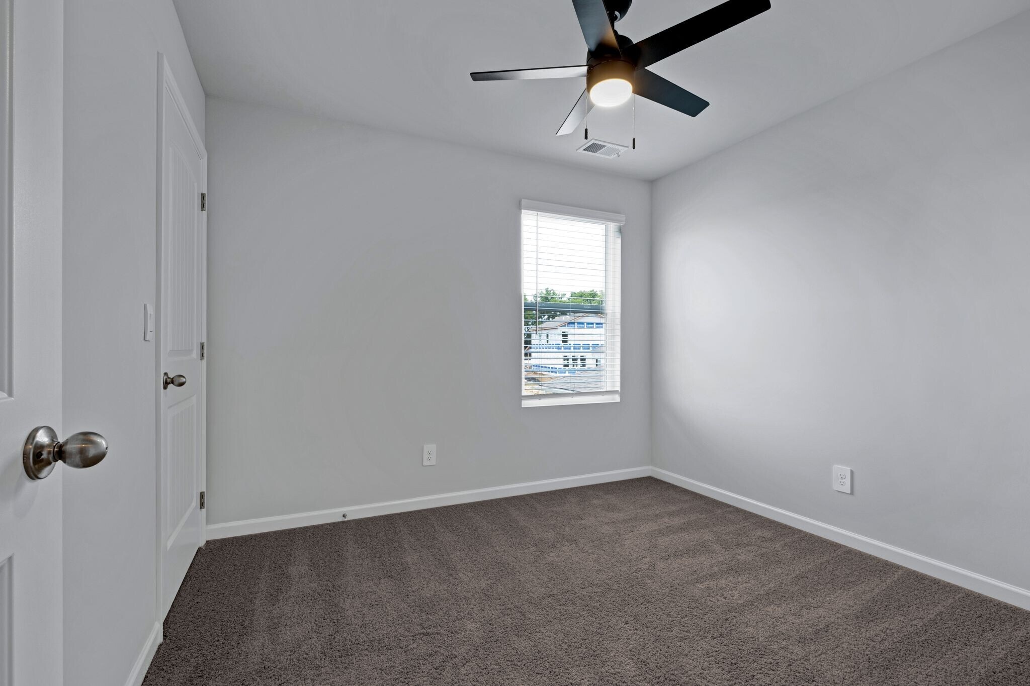 All secondary have ceiling fans too! - 901 Brooklyn Crossing Rd