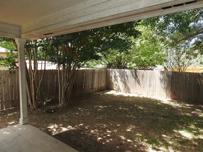 Building Photo - 440 Zebra Dr