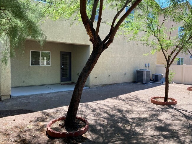 Building Photo - 4821 Longshot Dr