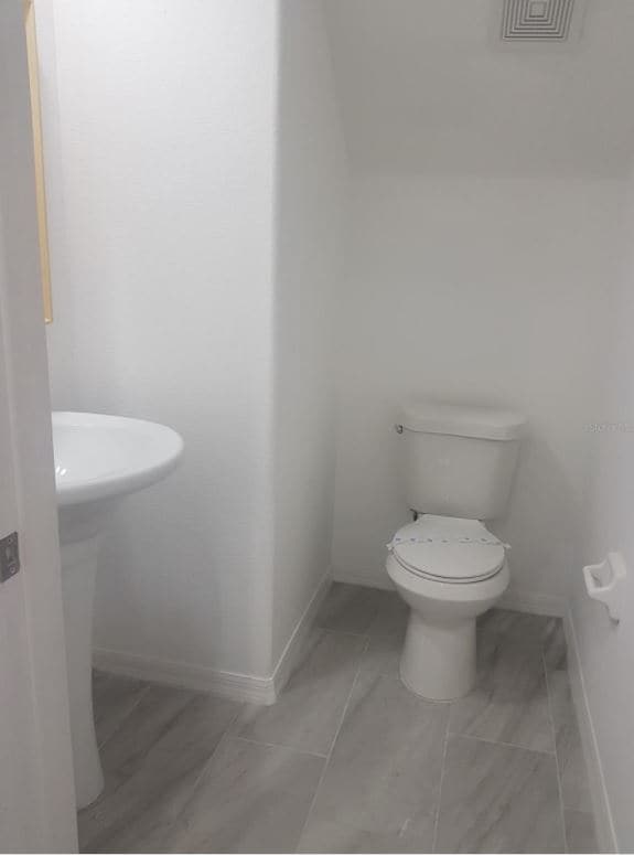 Building Photo - 2030 Island Walk Dr