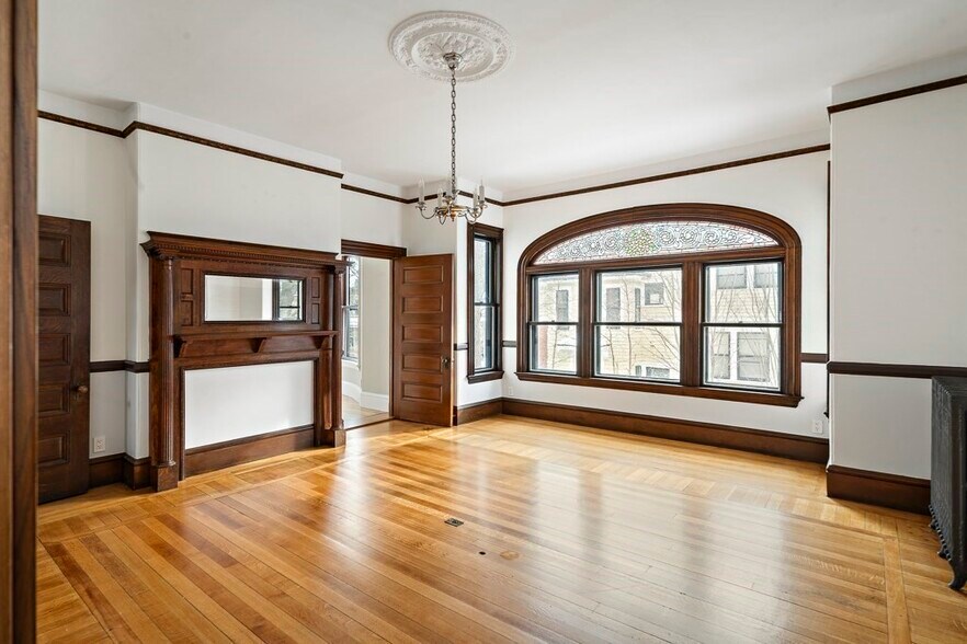 Building Photo - 33 Agassiz St