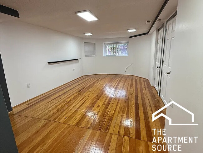 Building Photo - 3318 W Pierce Ave