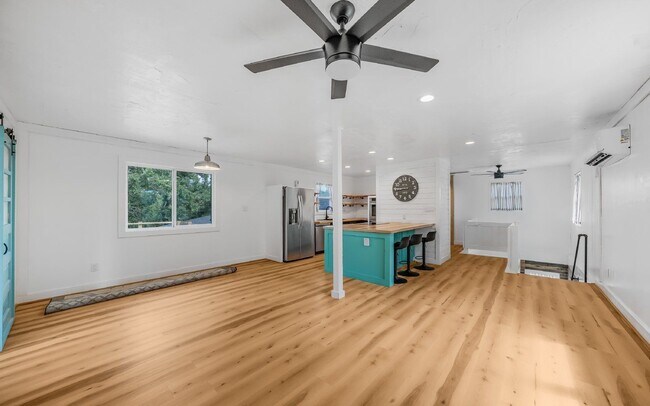 Building Photo - 10011 Little Creek Cir