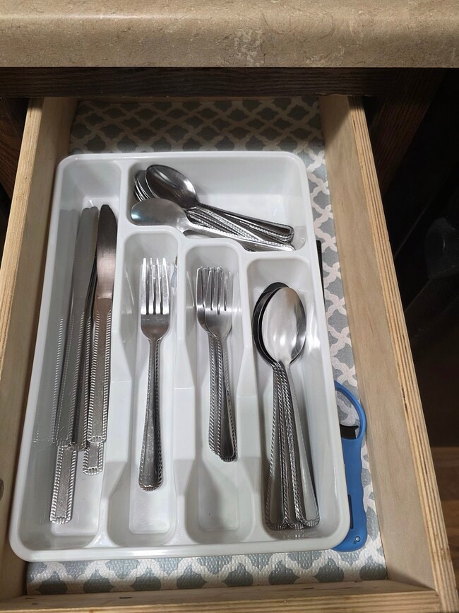 Building Photo - Oasis on F