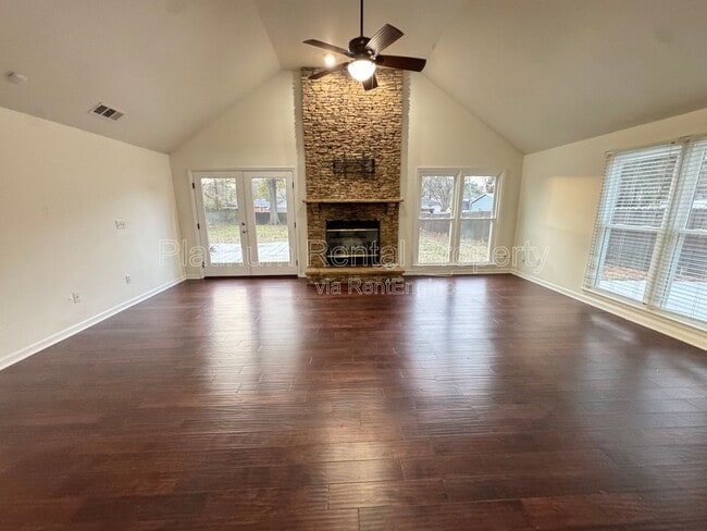 Building Photo - 1886 Benson Ave SE