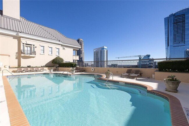 Building Photo - 3334 Peachtree Rd NE