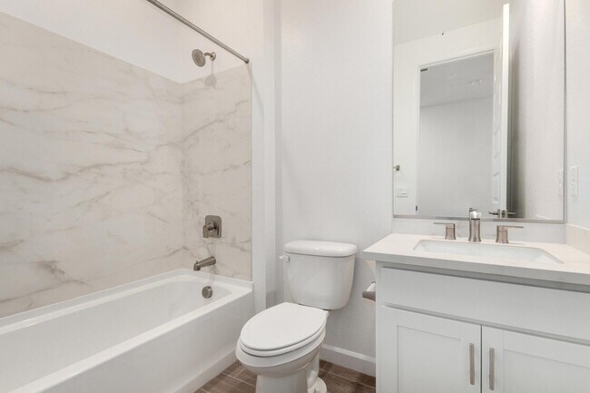 Building Photo - 17824 W Vogel Ave