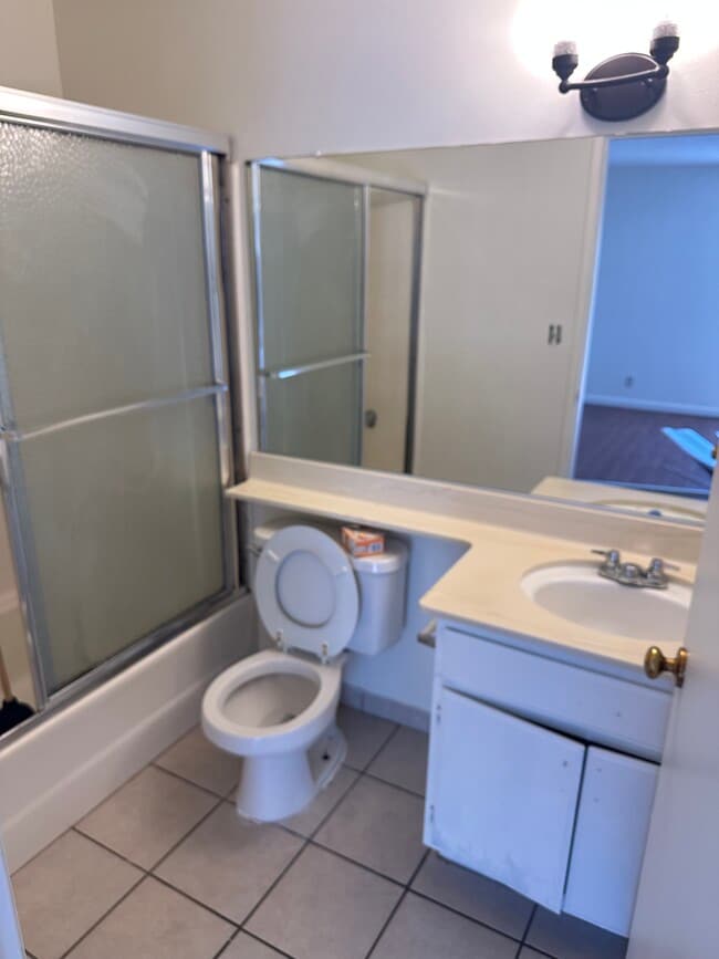 Building Photo - 433 S Manhattan Pl