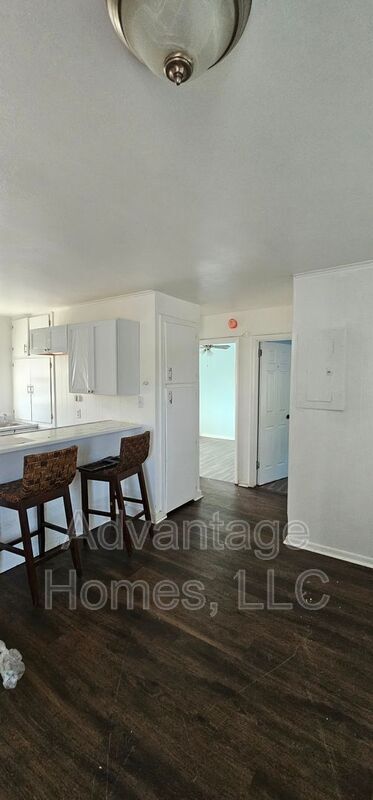 Building Photo - 1015 N Scott Ave