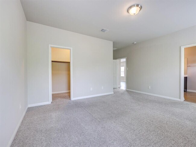 Building Photo - 2028 Birkby Ct