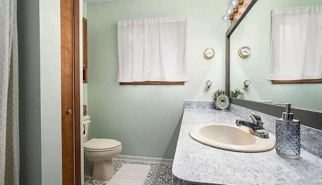 Building Photo - 11816 Highridge Dr