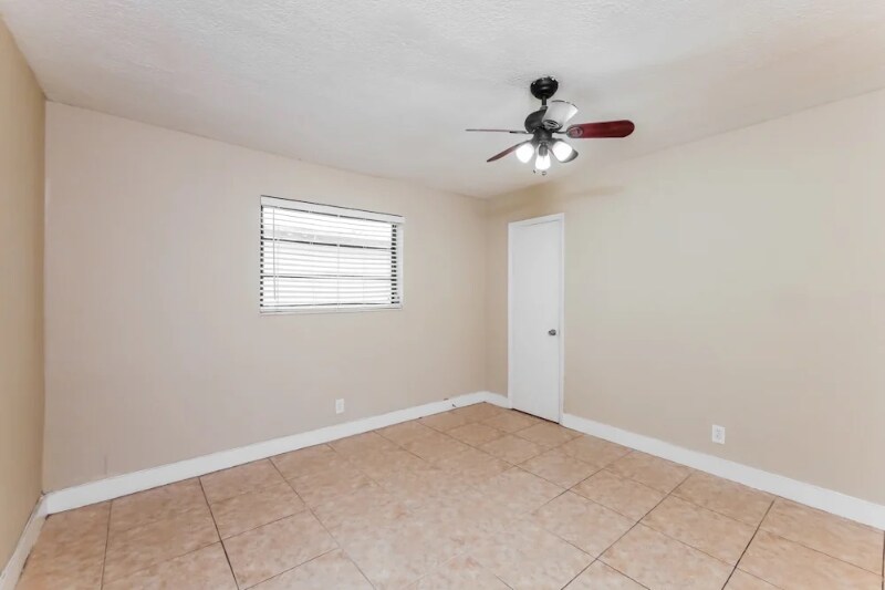 Building Photo - 3291 SW 40th St