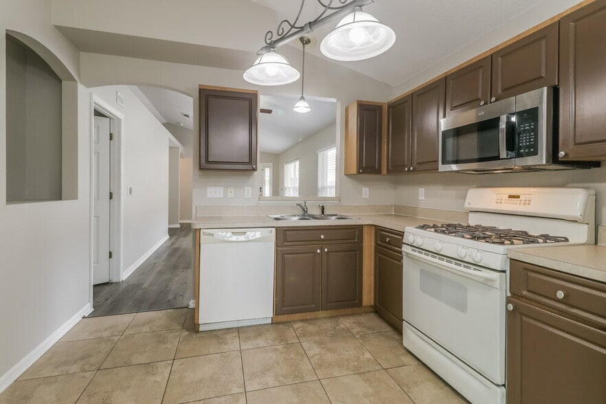 Building Photo - 28651 Seashell Ct
