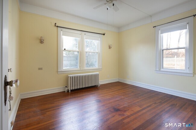 Building Photo - 11 Prospect St