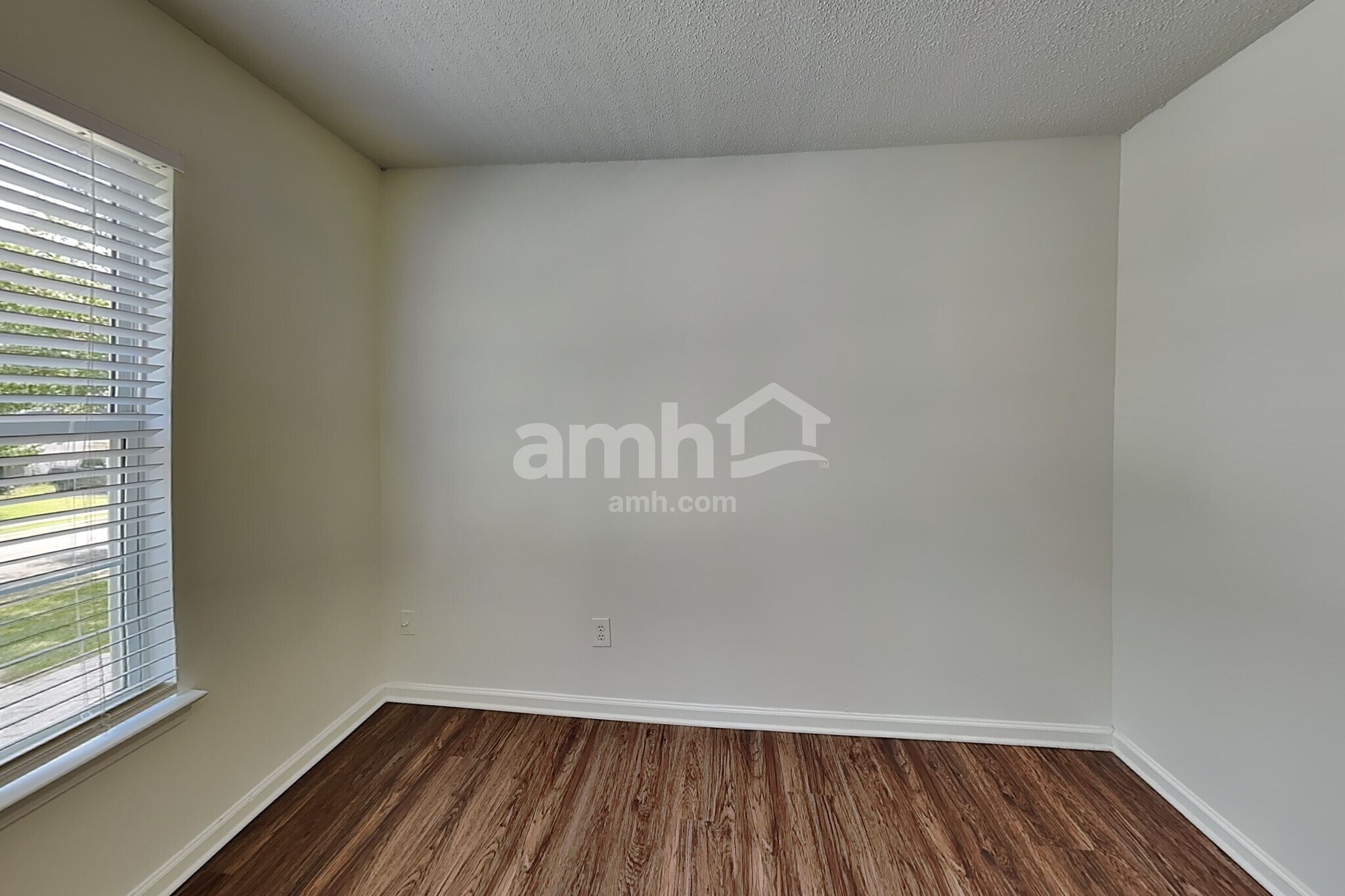 Building Photo - 1020 Ridgefield Cir