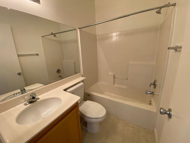 Building Photo - RARE SINGLE STORY IN SUMMERLIN! 3 bed, 2 bath.