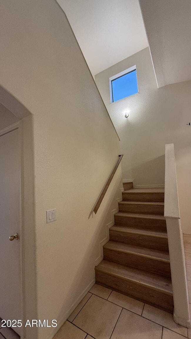 Building Photo - 5109 N 125th Dr