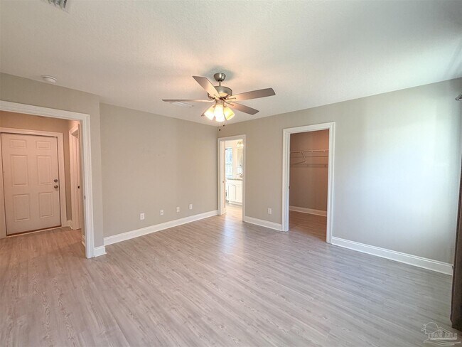 Building Photo - 6949 Trail Ride S