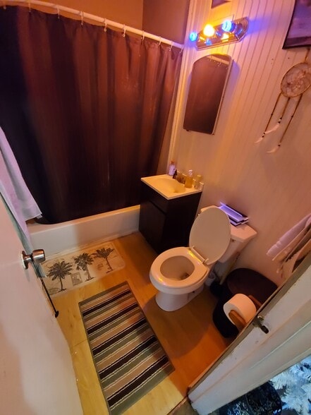 BATHROOM - 119 Melody Ln