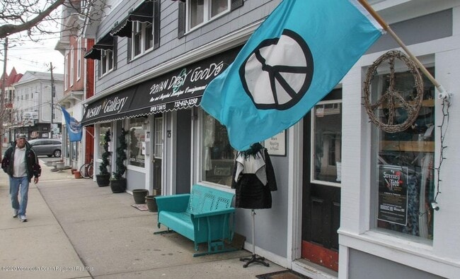 Building Photo - 105 Mt Ln