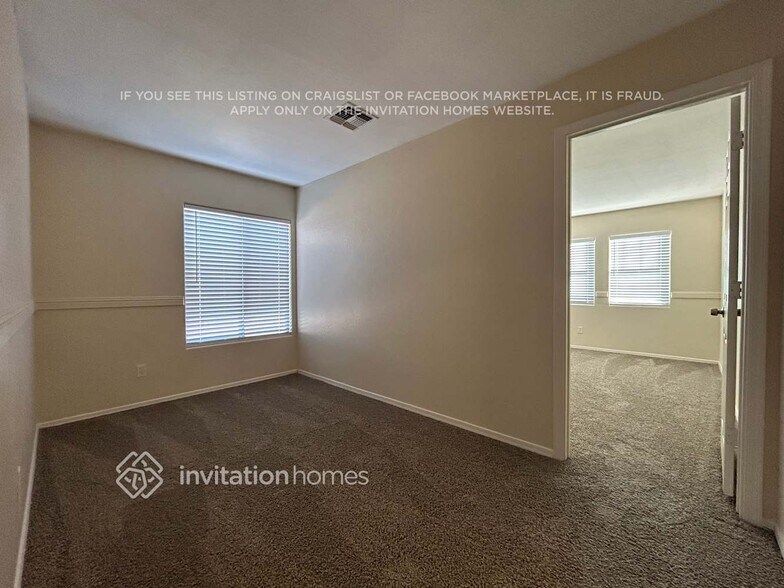 Building Photo - 11714 W Flanagan St