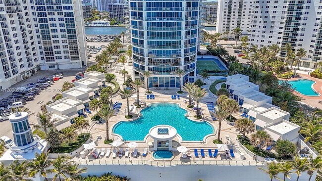 Building Photo - 3101 S Ocean Dr