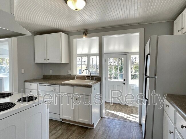 Building Photo - 1512 Meridian St