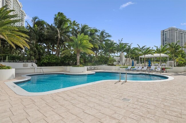 Building Photo - 3000 Island Blvd