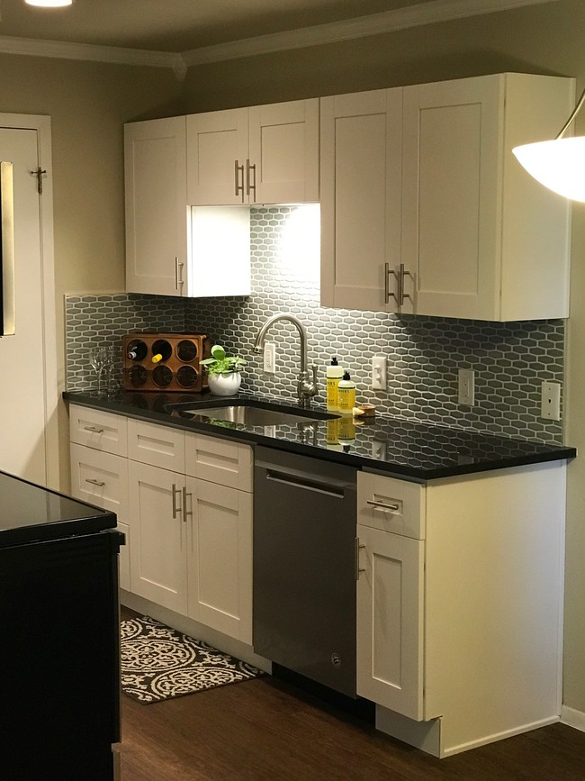 Granite countertops - Blanco Oaks Apartments