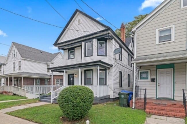 Building Photo - 2104 Marshall Ave