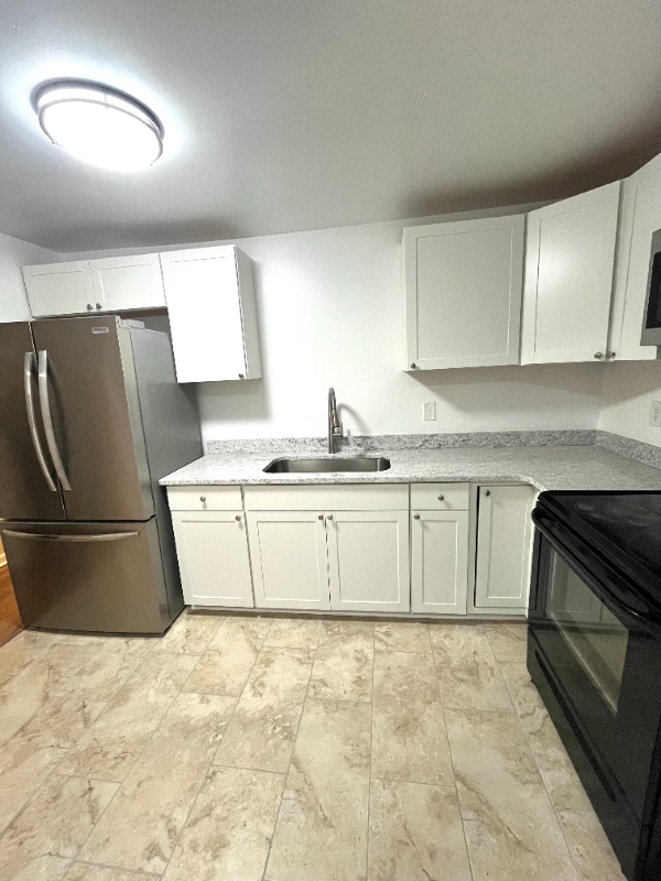 Building Photo - 711 S Jackson St