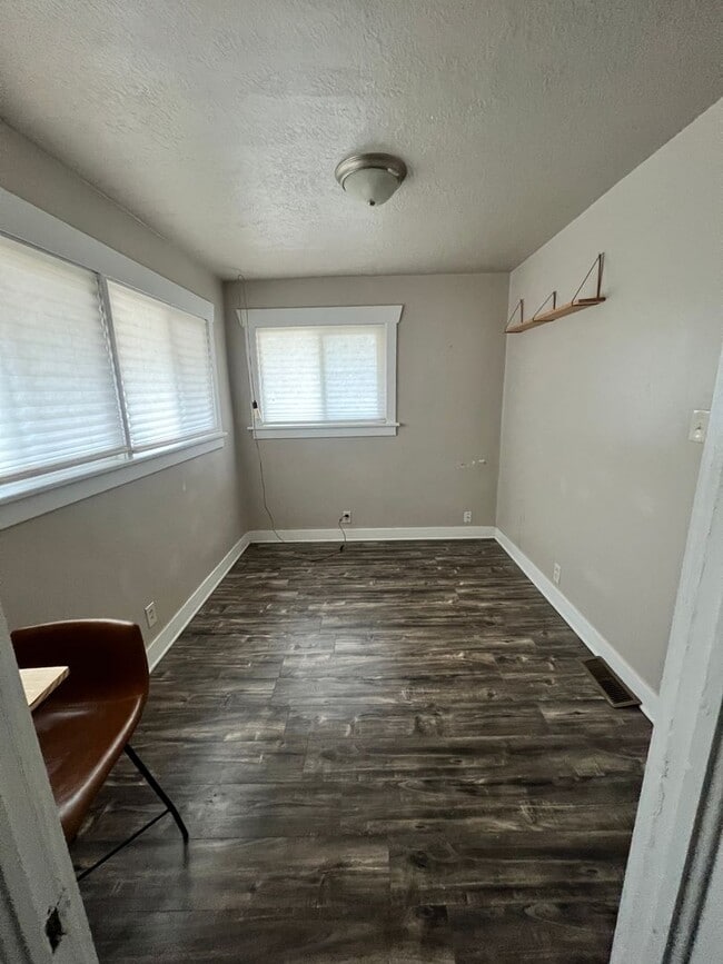 Building Photo - Newly Remodeled House in West Valley for Rent
