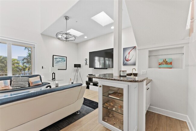 Building Photo - 3020 Gulf of Mexico Dr