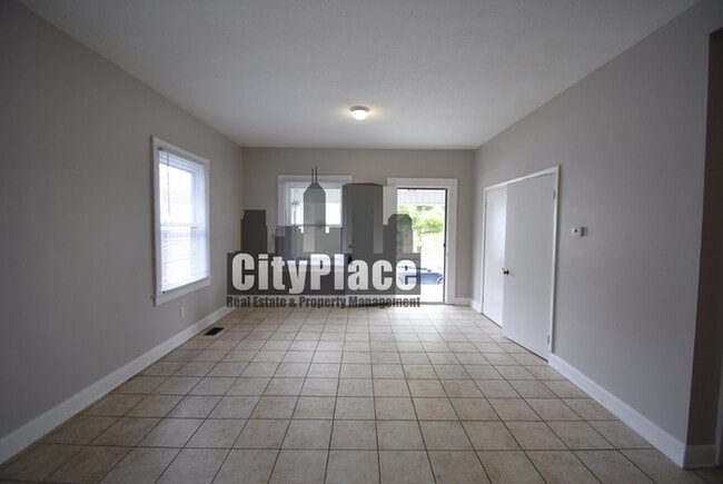 Building Photo - 1602 Spruce St