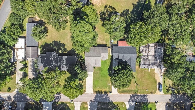 Building Photo - Charming and well-maintained home in Montg...