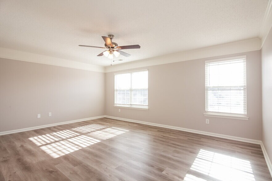 Building Photo - 6002 Pennycross Ln