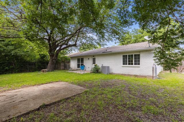 Building Photo - 5620 Maple Ln
