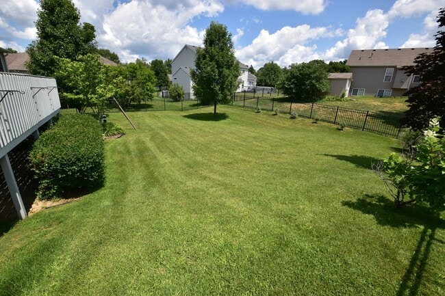 Building Photo - Home in Farmington Hills, 3 bedroom, 2 bath. Close to Notre Dame!