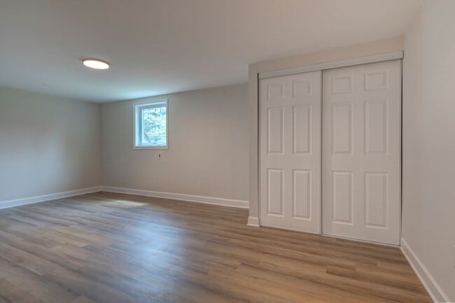 Building Photo - 507 Stonegate Dr