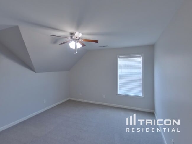 Building Photo - 4412 Spring Cove Dr