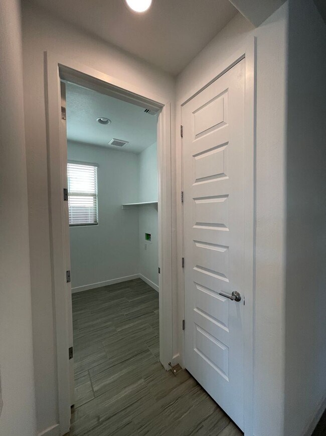 Building Photo - 12552 W Cassia Trail