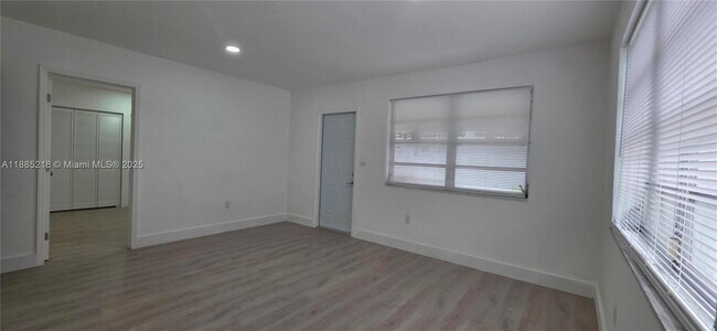 Building Photo - 21 NW 32nd Ct