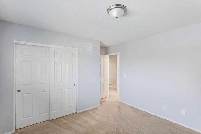 Building Photo - 3 Bath Southwest Cul de Sac Home